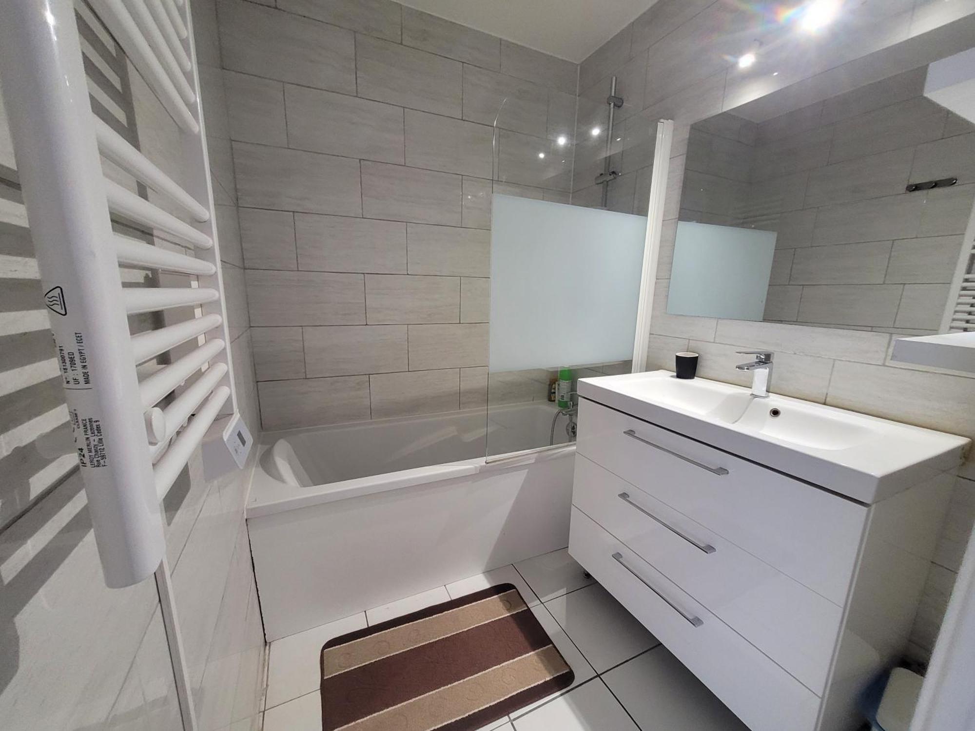 Appartement Parisian Retreat Pour 5 Personnes - 12 Min De Paris - Proche Gare à Deuil-la-Barre Extérieur photo