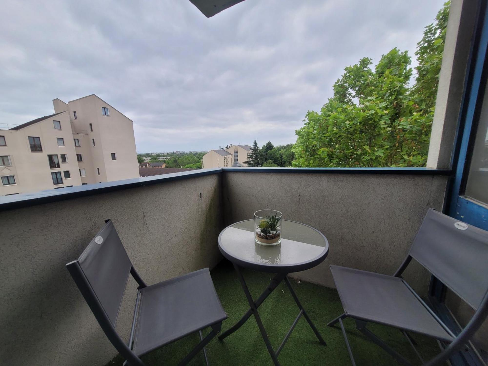 Appartement Parisian Retreat Pour 5 Personnes - 12 Min De Paris - Proche Gare à Deuil-la-Barre Extérieur photo